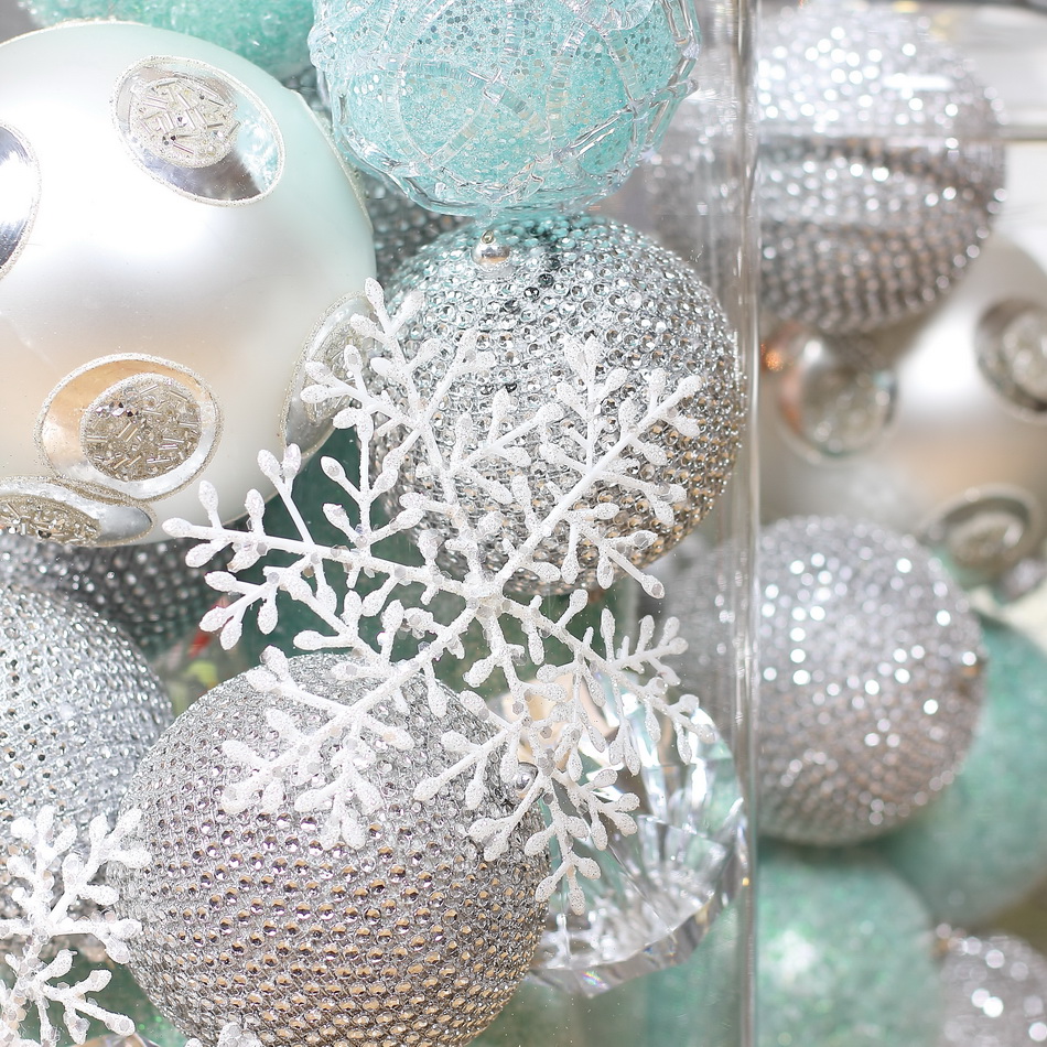 Select Artificials - Artificial Christmas Tree, Silk Flowers 